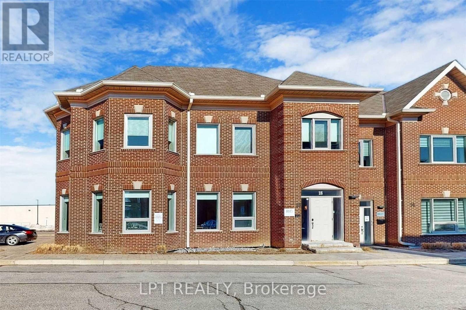 18 - MAIN FLOOR - 30 WERTHEIM COURT, Richmond Hill, Ontario
