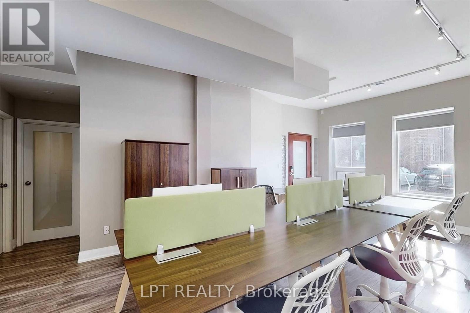 18 - Main Floor - 30 Wertheim Court, Richmond Hill, Ontario  L4B 1B9 - Photo 10 - N13744358