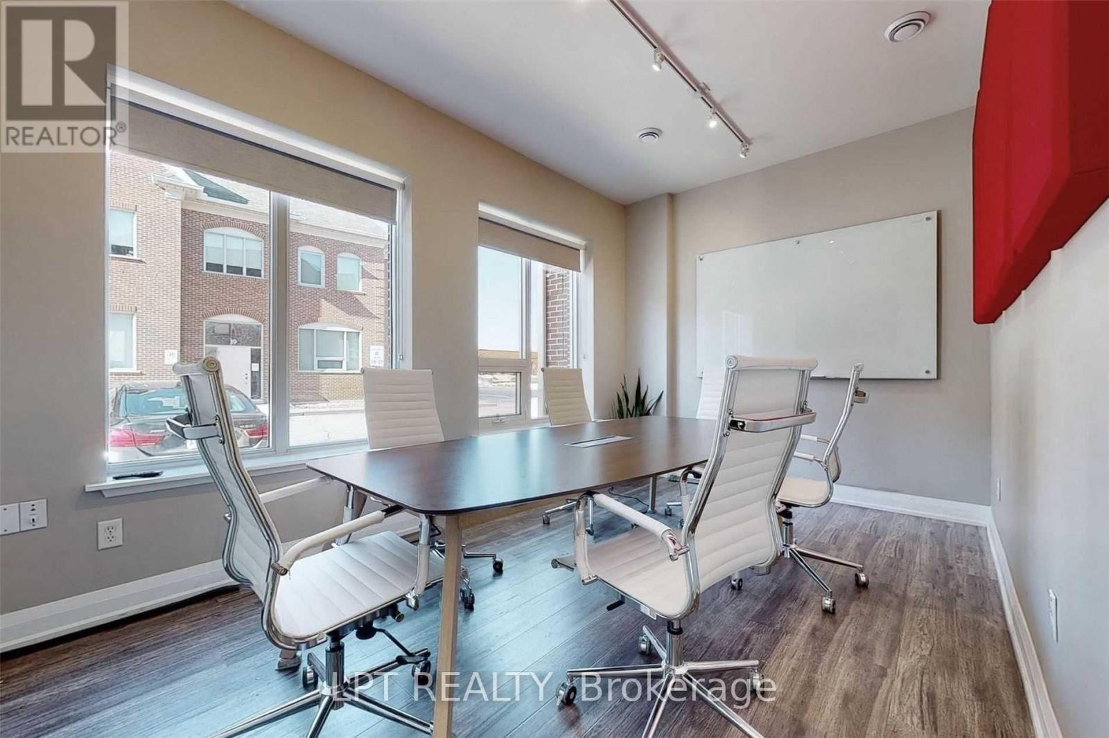 18 - Main Floor - 30 Wertheim Court, Richmond Hill, Ontario  L4B 1B9 - Photo 17 - N13744358