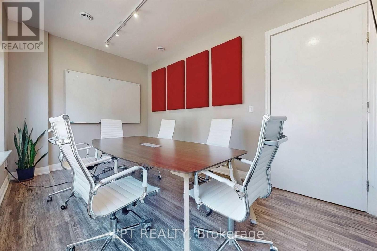 18 - Main Floor - 30 Wertheim Court, Richmond Hill, Ontario  L4B 1B9 - Photo 19 - N13744358