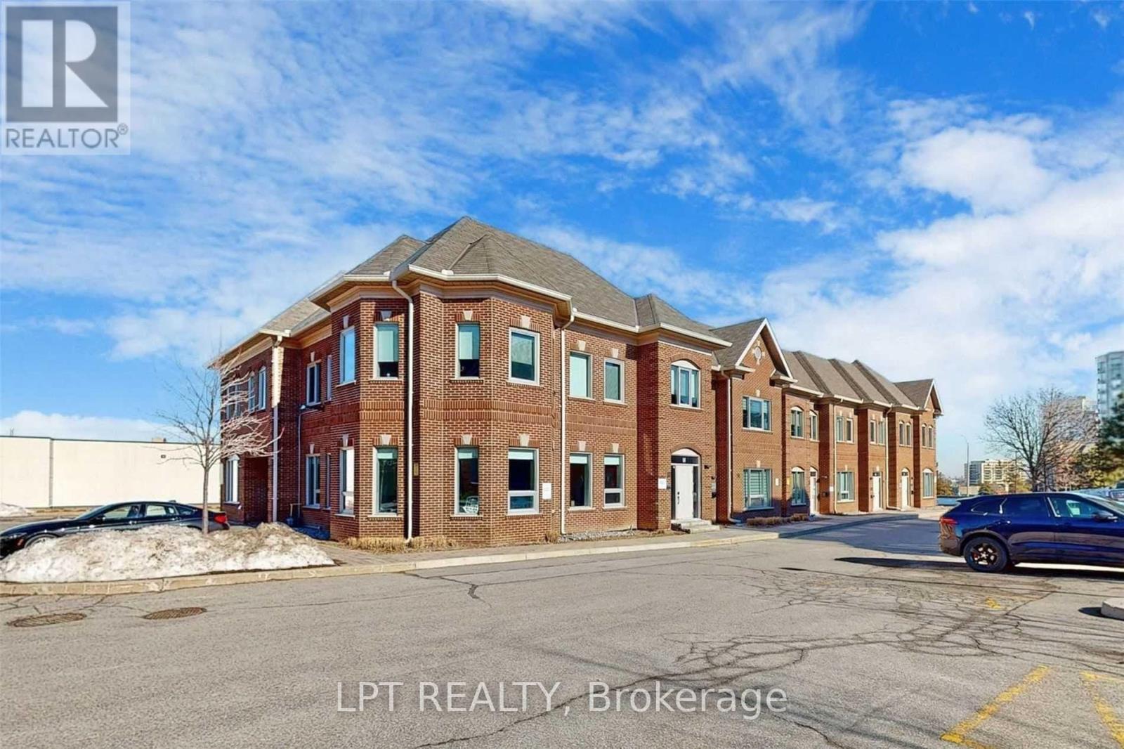 18 - Main Floor - 30 Wertheim Court, Richmond Hill, Ontario  L4B 1B9 - Photo 2 - N13744358
