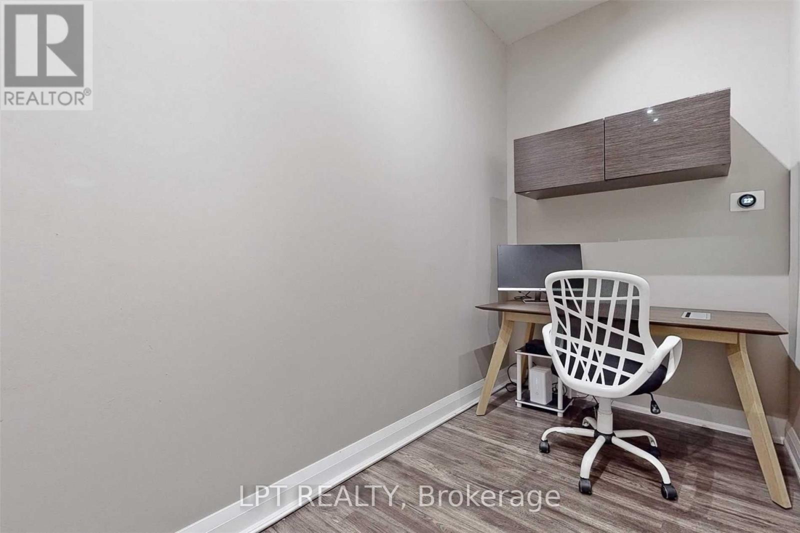 18 - Main Floor - 30 Wertheim Court, Richmond Hill, Ontario  L4B 1B9 - Photo 20 - N13744358