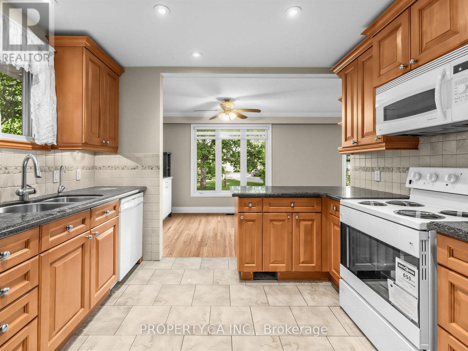 30 Willow Street, East Gwillimbury, Ontario  L9N 1J4 - Photo 16 - N13744632