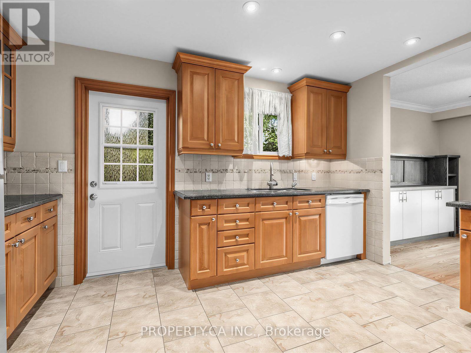 30 Willow Street, East Gwillimbury, Ontario  L9N 1J4 - Photo 17 - N13744632