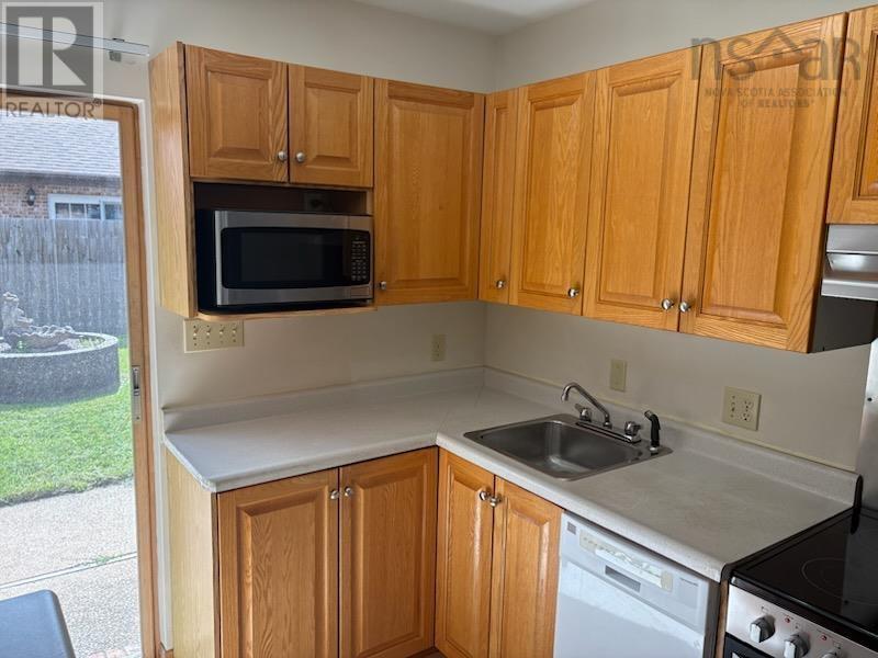 Unit 5 19 Hirtle Drive, Bridgewater, Nova Scotia  B4V 3T7 - Photo 4 - 202622326