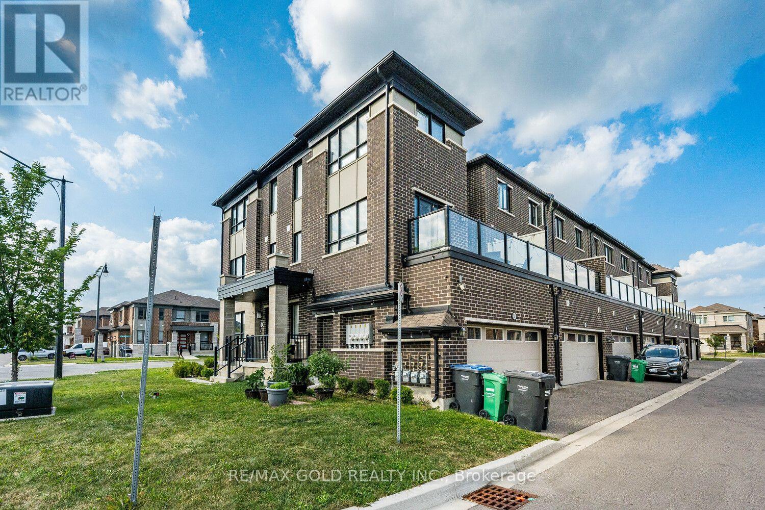 507 Remembrance Road, Brampton, Ontario  L7A 5E6 - Photo 2 - W13744372