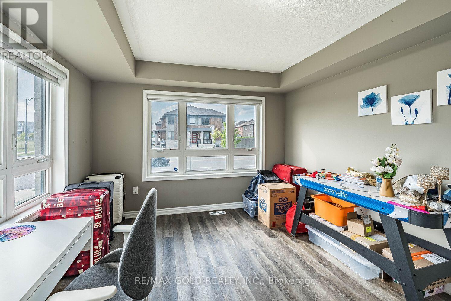 507 Remembrance Road, Brampton, Ontario  L7A 5E6 - Photo 6 - W13744372