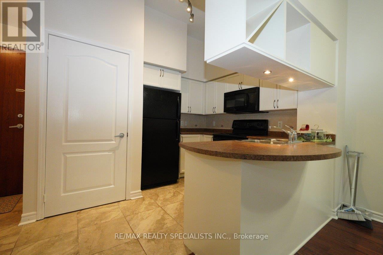 320 - 330 Princess Royal Drive, Mississauga, Ontario  L5B 4P7 - Photo 12 - W13744400