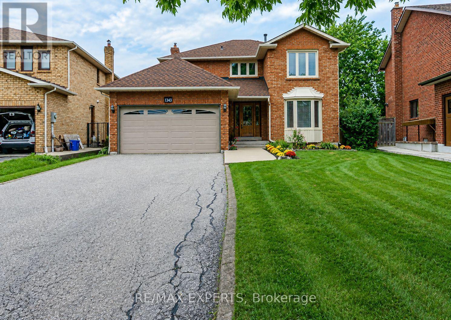 1343 Greenwood Crescent, Oakville, Ontario  L6J 6V4 - Photo 2 - W13744402