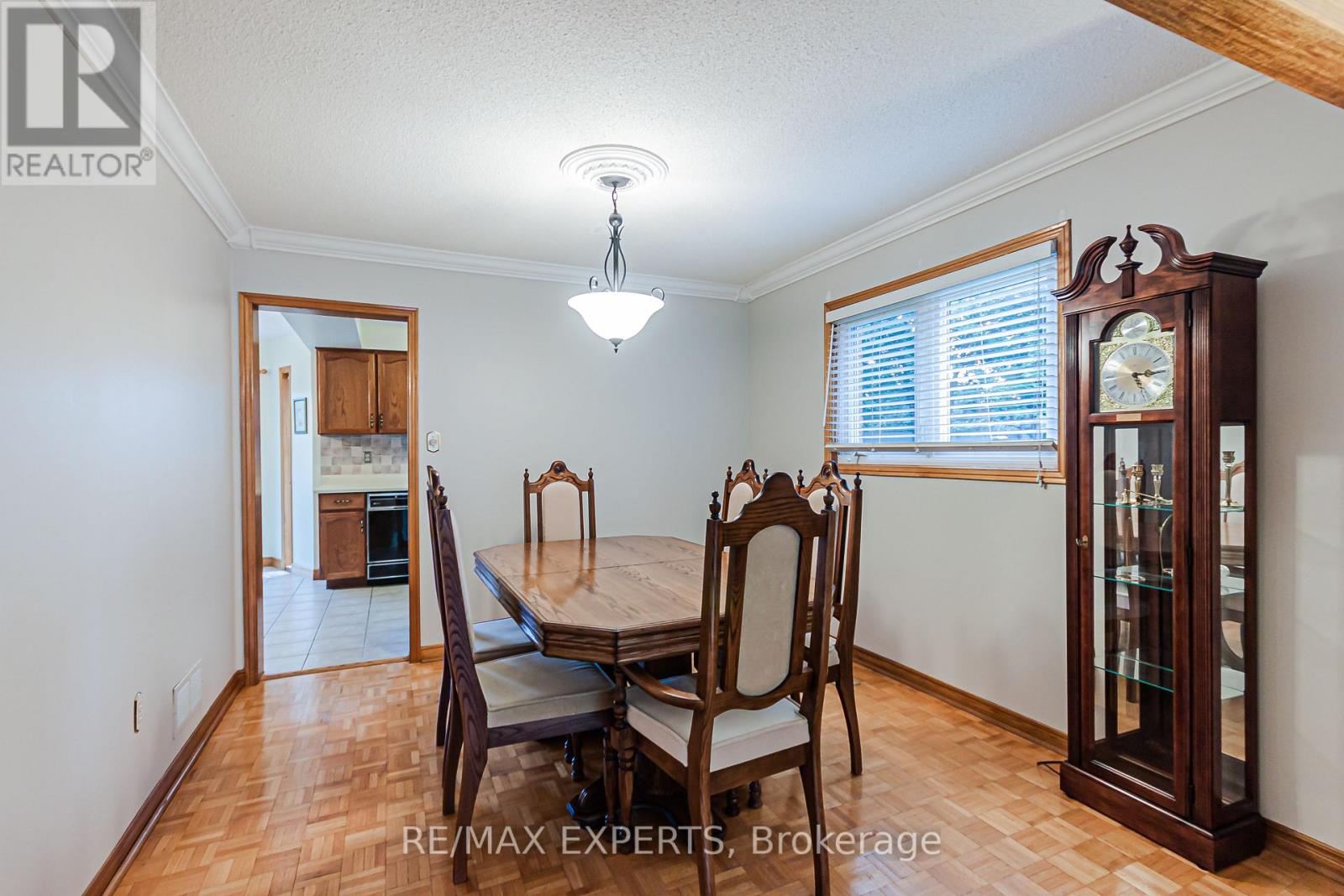 1343 Greenwood Crescent, Oakville, Ontario  L6J 6V4 - Photo 8 - W13744402