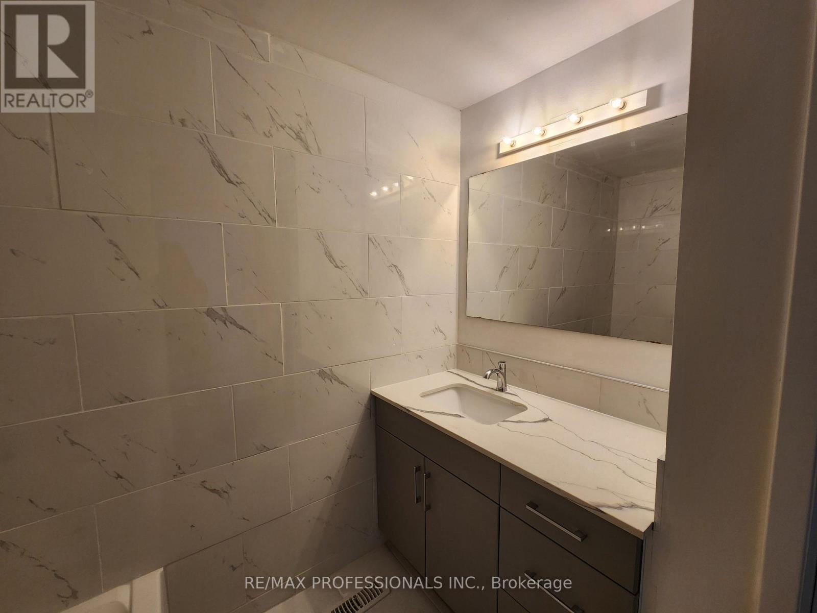 31 Upper - 3079 Fifth Line W, Mississauga, Ontario  L5L 3T1 - Photo 14 - W13744424