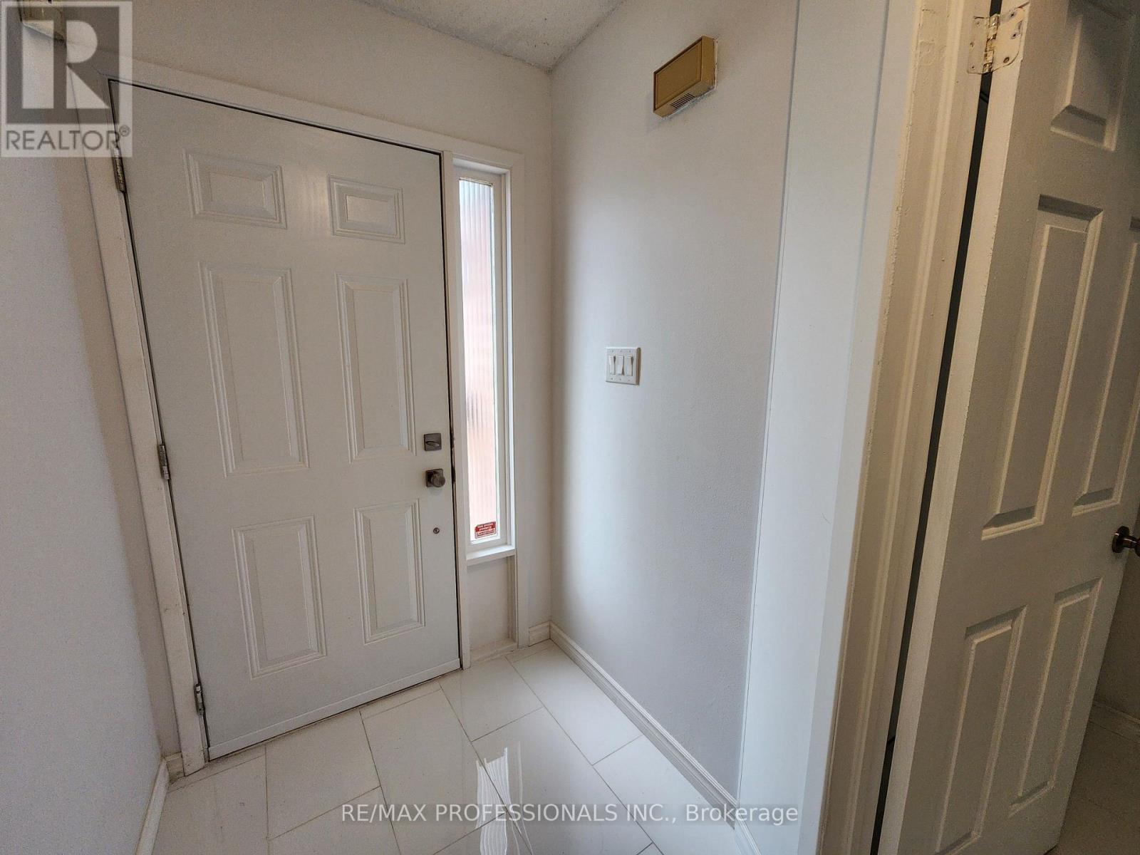 31 Upper - 3079 Fifth Line W, Mississauga, Ontario  L5L 3T1 - Photo 23 - W13744424