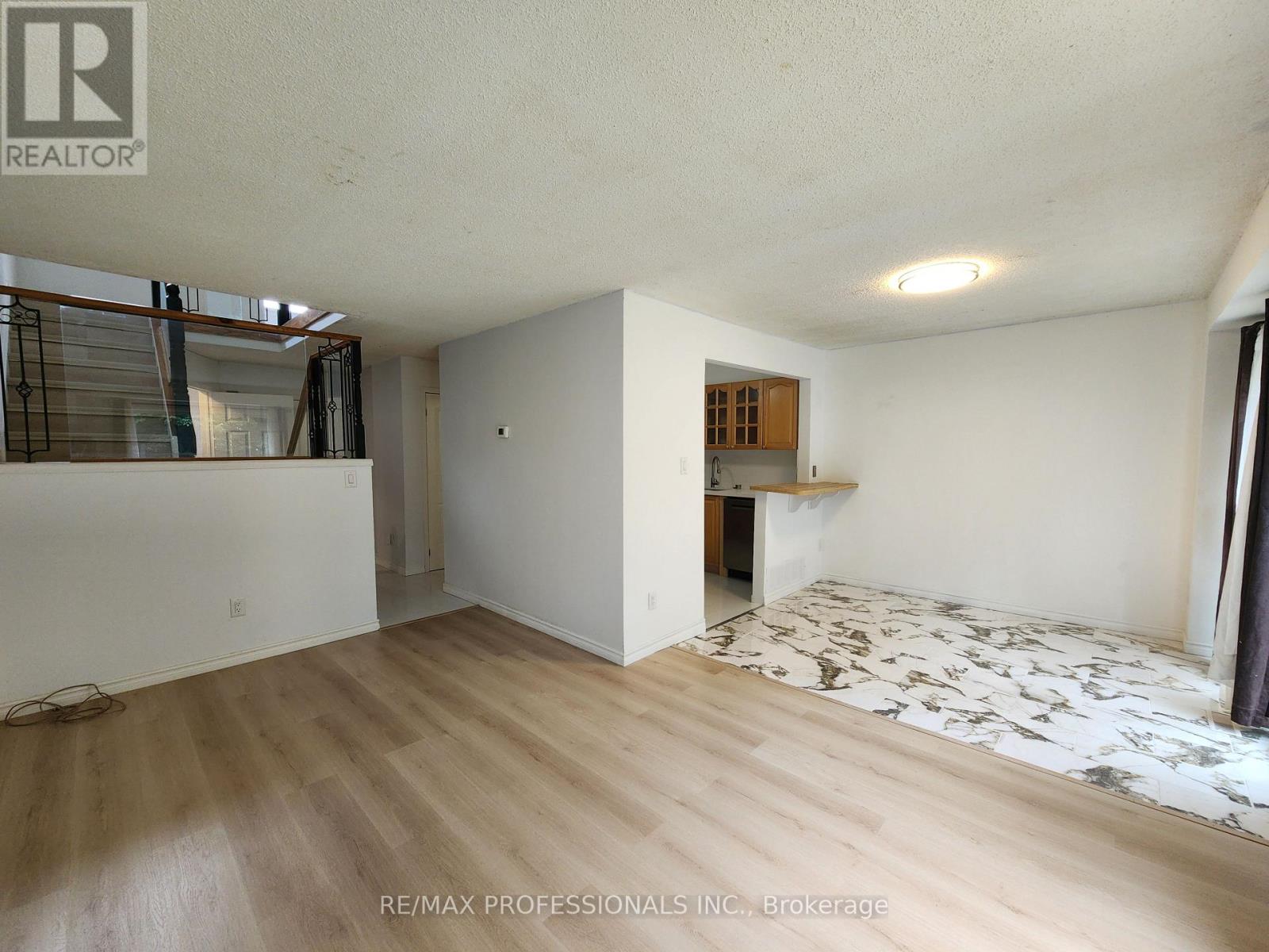 31 Upper - 3079 Fifth Line W, Mississauga, Ontario  L5L 3T1 - Photo 5 - W13744424