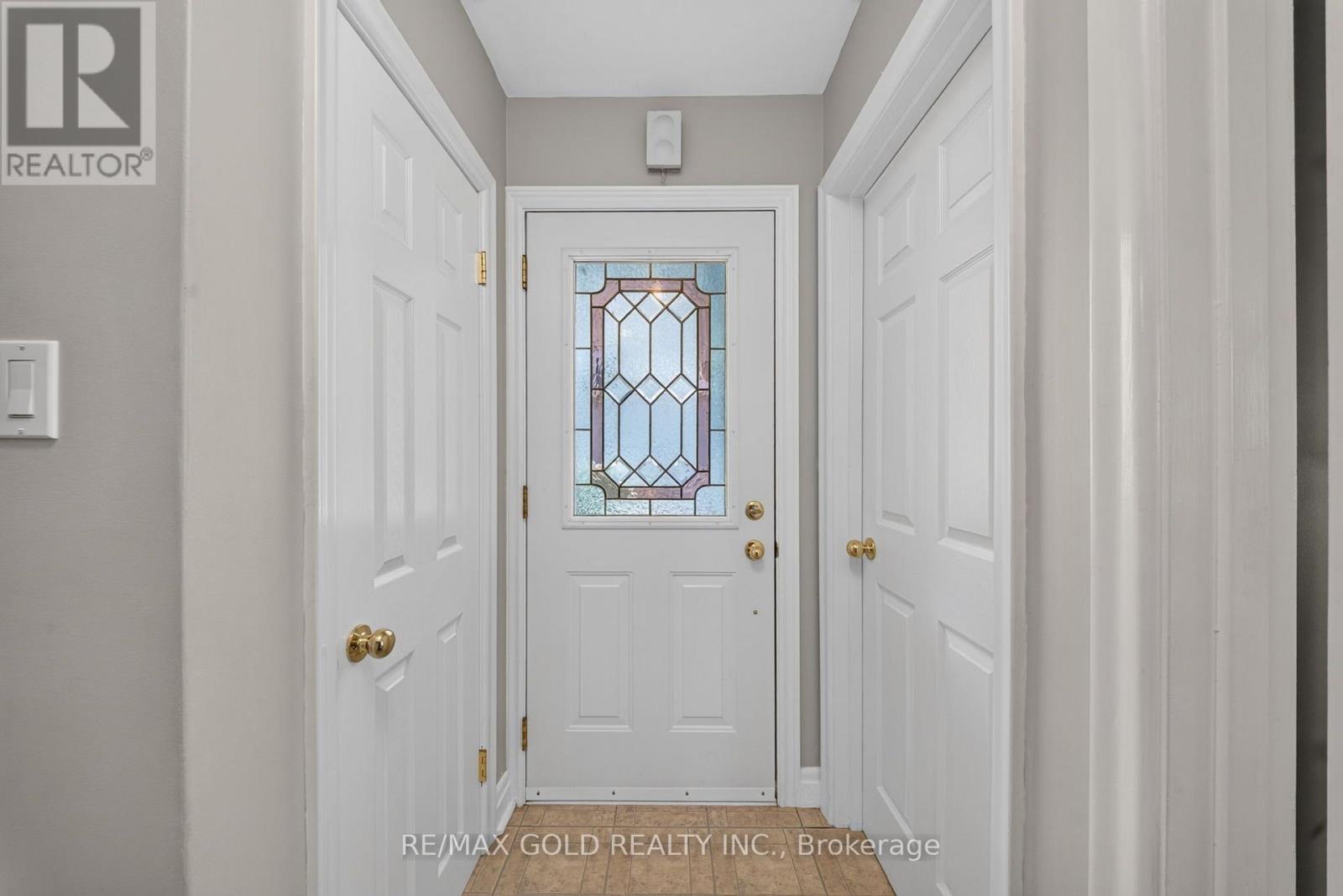 29 Treleaven Drive, Brampton, Ontario  L6Y 1X7 - Photo 3 - W13744428