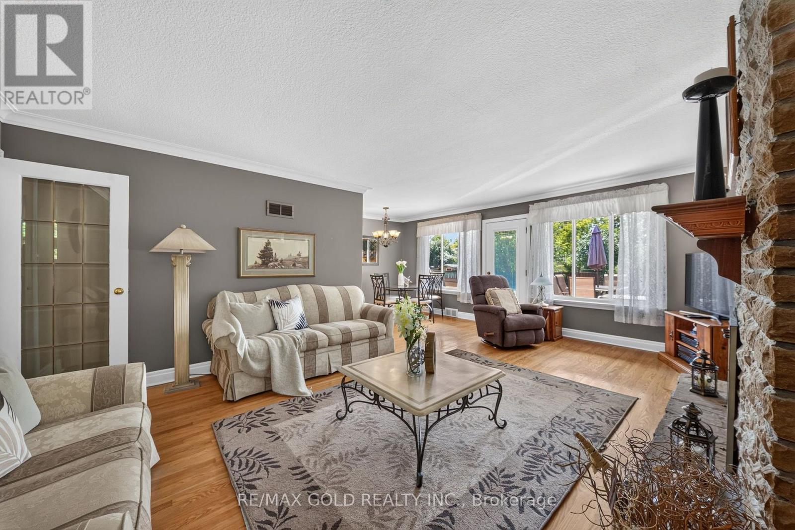 29 Treleaven Drive, Brampton, Ontario  L6Y 1X7 - Photo 5 - W13744428