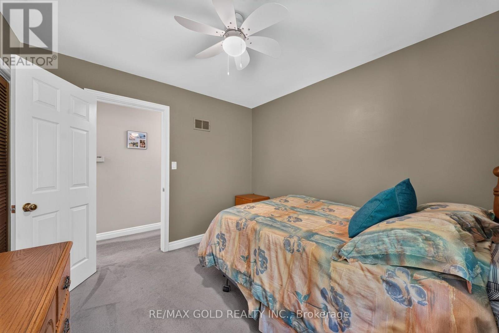 29 Treleaven Drive, Brampton, Ontario  L6Y 1X7 - Photo 9 - W13744428