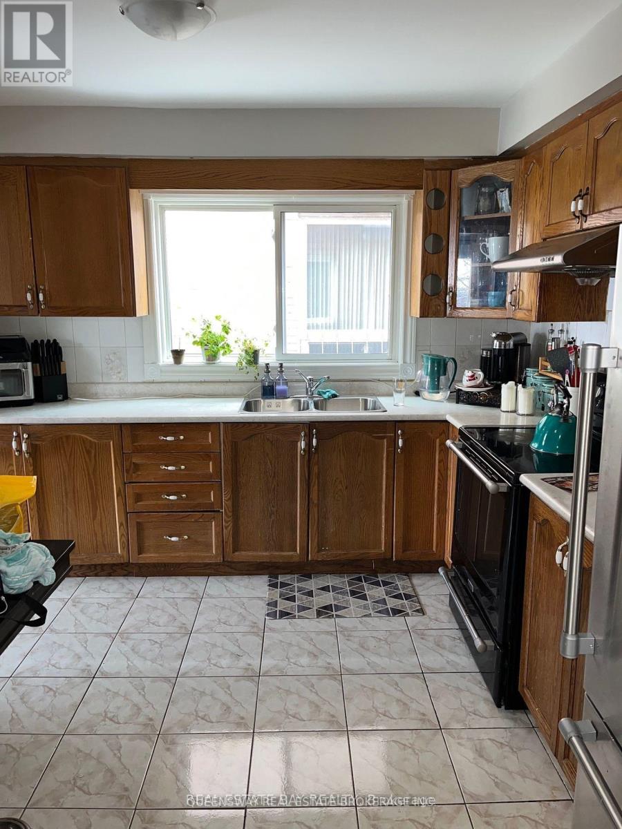 64 Provence Trail, Toronto, Ontario  M9V 5A4 - Photo 3 - W13744442
