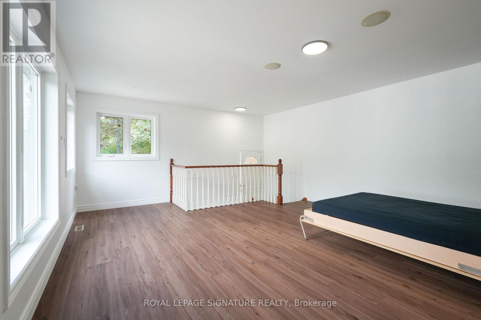674 Abana Road, Mississauga, Ontario  L5A 1H4 - Photo 4 - W13744488