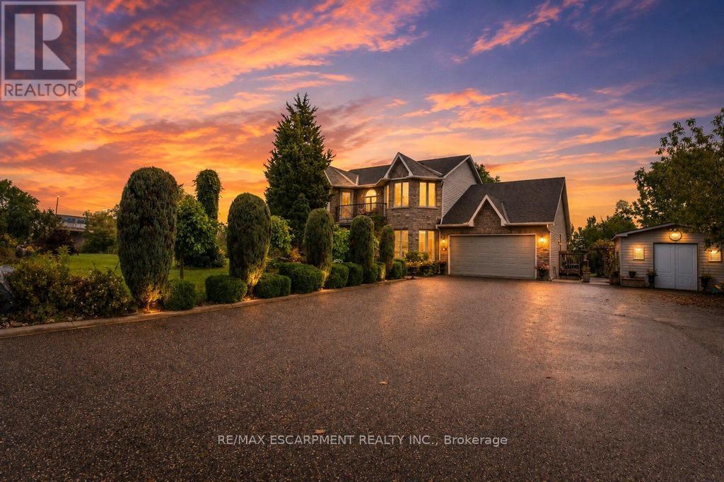 33 MARYVALE AVENUE, Hamilton, Ontario