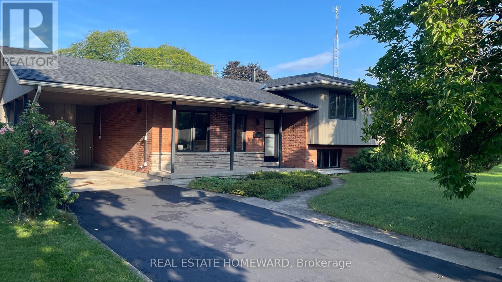 33 STRATHCONA DRIVE, St. Catharines, Ontario