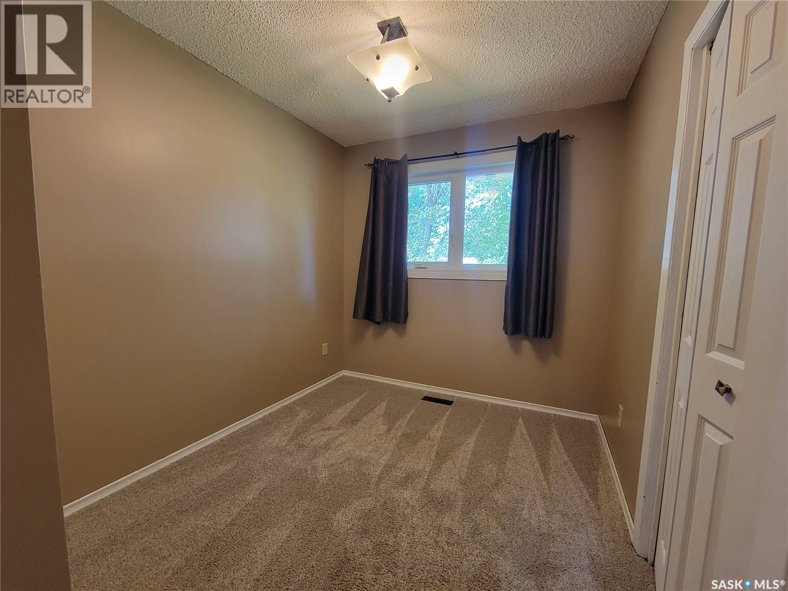 2212 95th Street, North Battleford, Saskatchewan  S9A 3K5 - Photo 13 - SK047485
