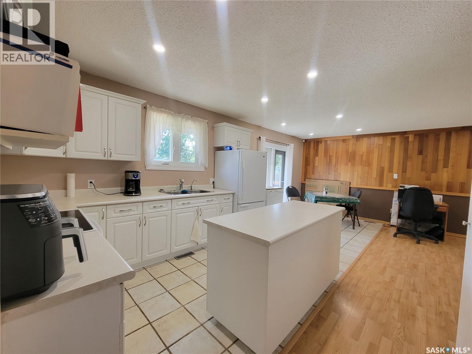 2212 95th Street, North Battleford, Saskatchewan  S9A 3K5 - Photo 5 - SK047485