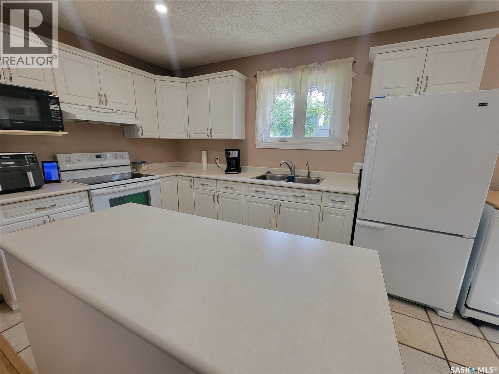 2212 95th Street, North Battleford, Saskatchewan  S9A 3K5 - Photo 6 - SK047485