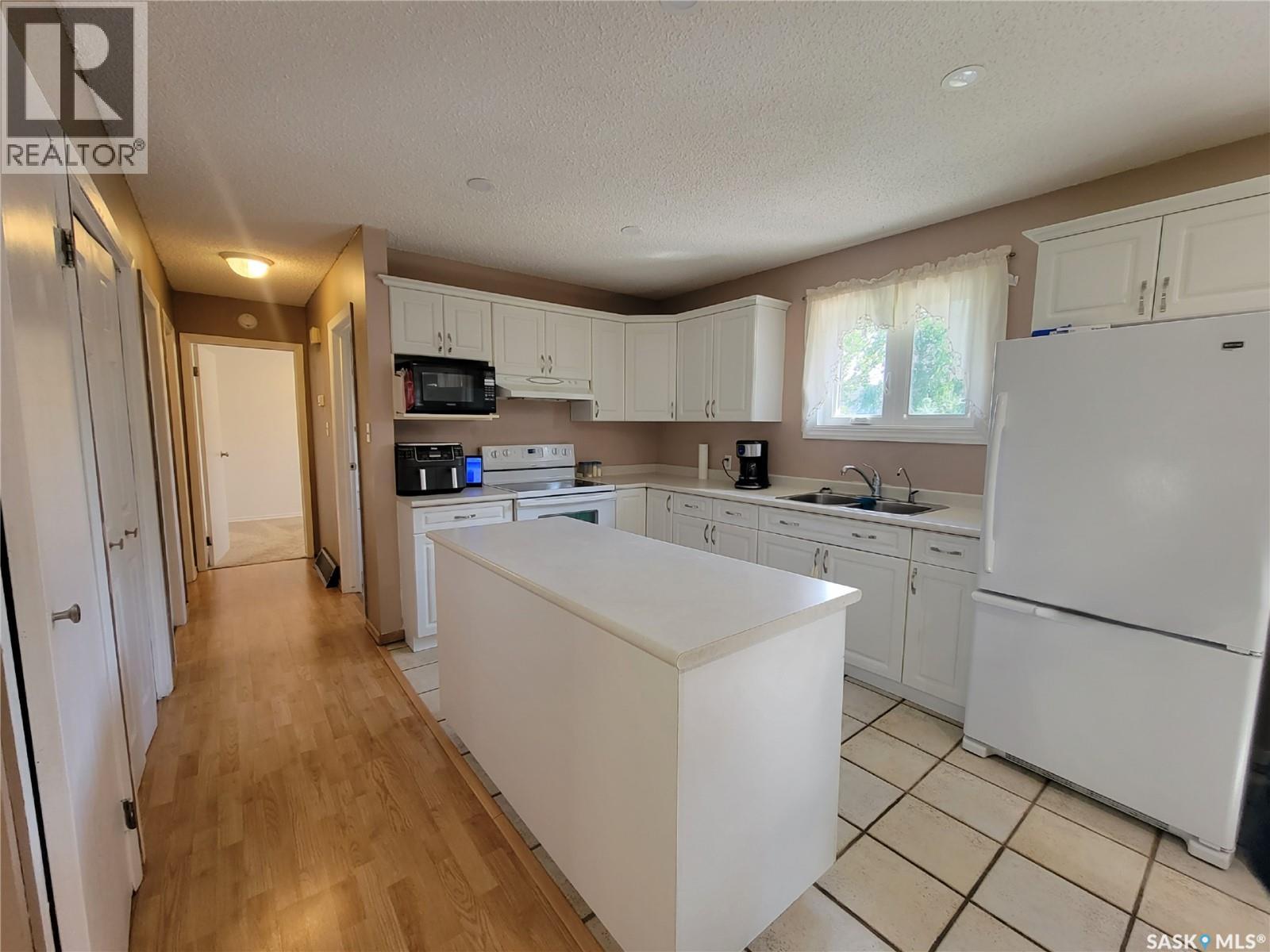 2212 95th Street, North Battleford, Saskatchewan  S9A 3K5 - Photo 8 - SK047485