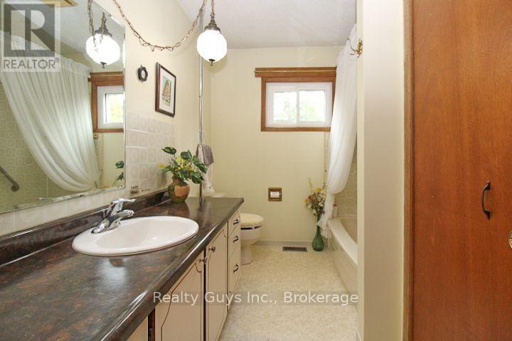 72 Shelter Bay Street, Kawartha Lakes, Ontario  K0L 2W0 - Photo 14 - X13744676