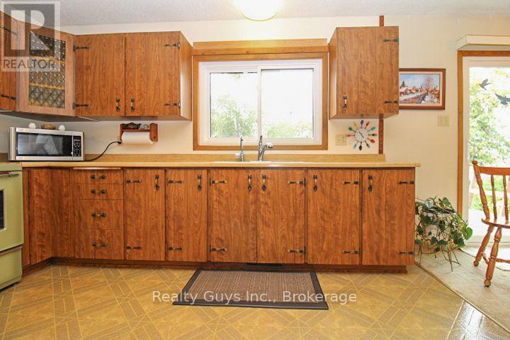 72 Shelter Bay Street, Kawartha Lakes, Ontario  K0L 2W0 - Photo 8 - X13744676