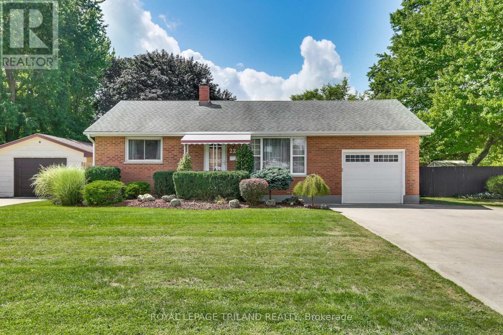224 Mckellar Street, Strathroy-Caradoc, Ontario  N7G 2Y5 - Photo 1 - X13744752