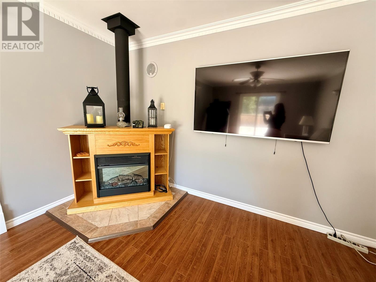 54 PREMIER Drive, South Brook — photo 23