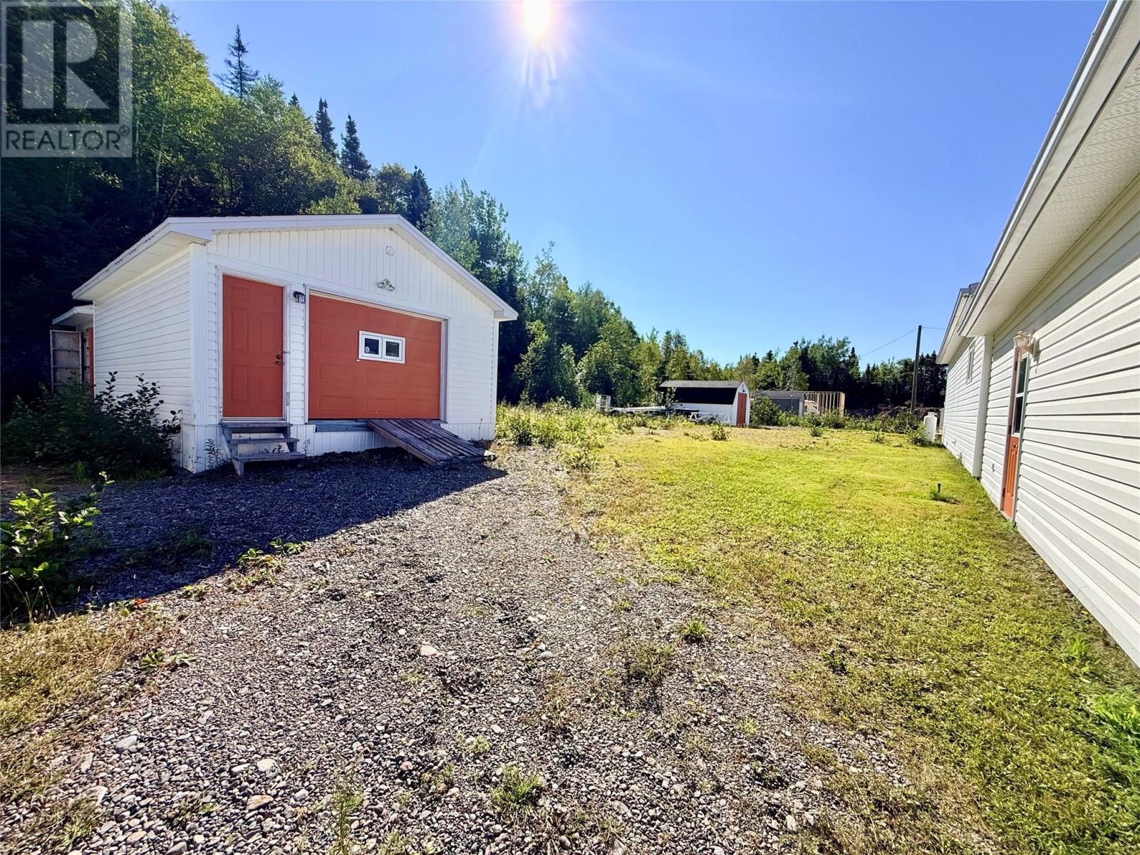 54 PREMIER Drive, South Brook — photo 8