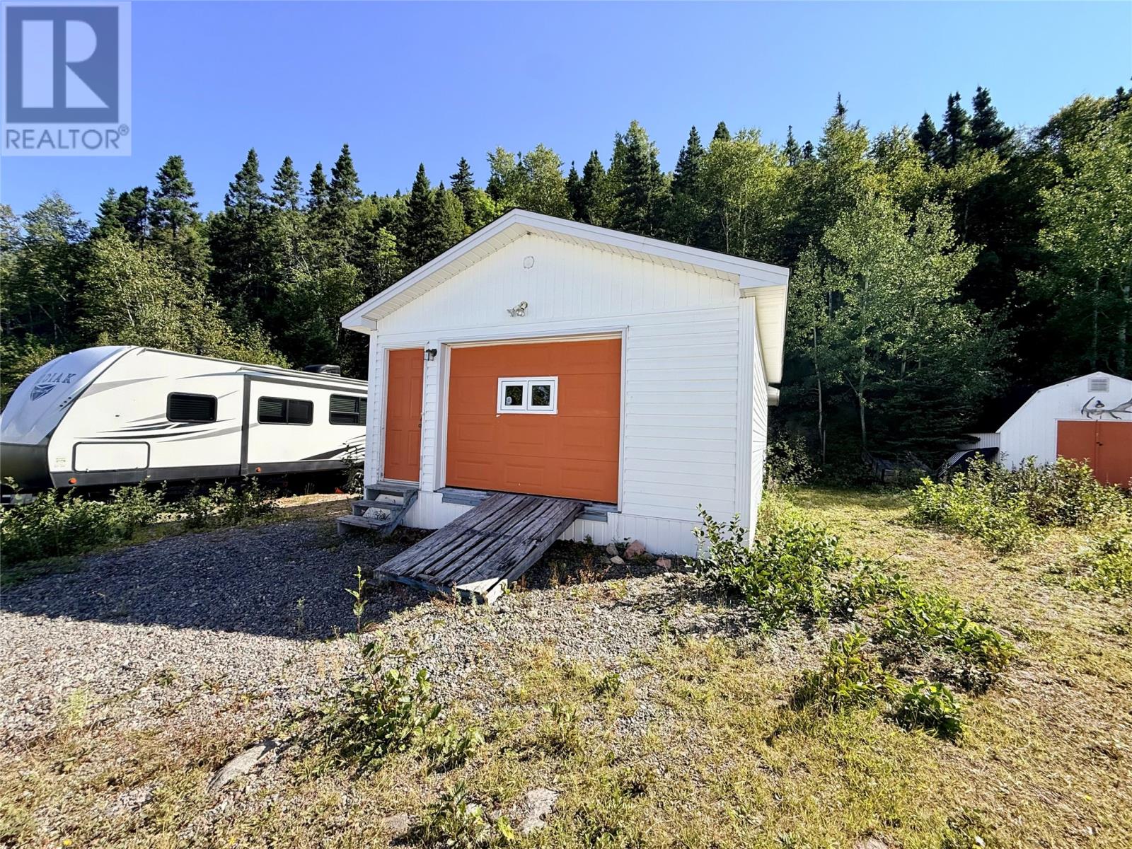 54 PREMIER Drive, South Brook — photo 9