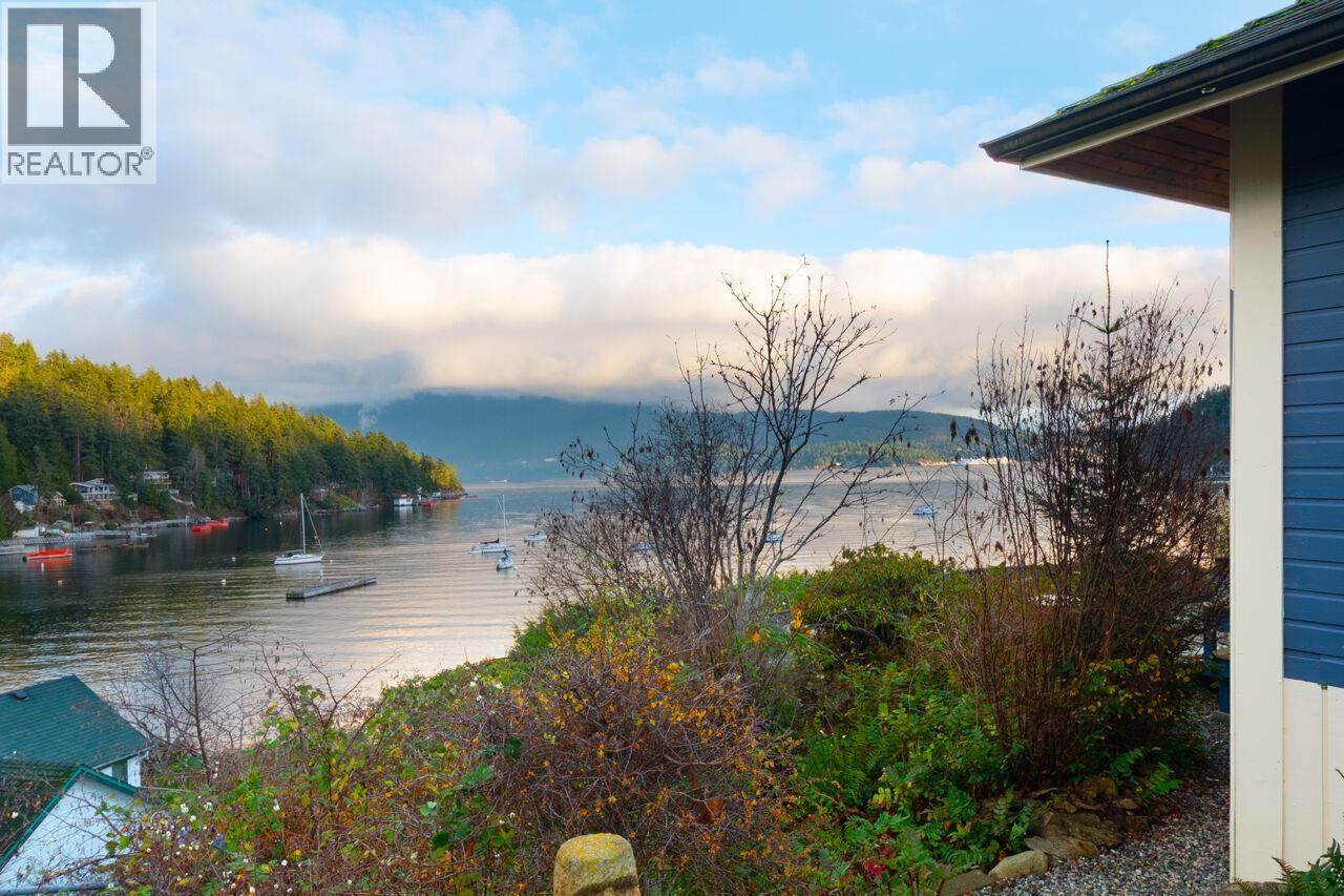 433 Senator Place, Bowen Island, British Columbia  V0N 1G1 - Photo 10 - R3137278