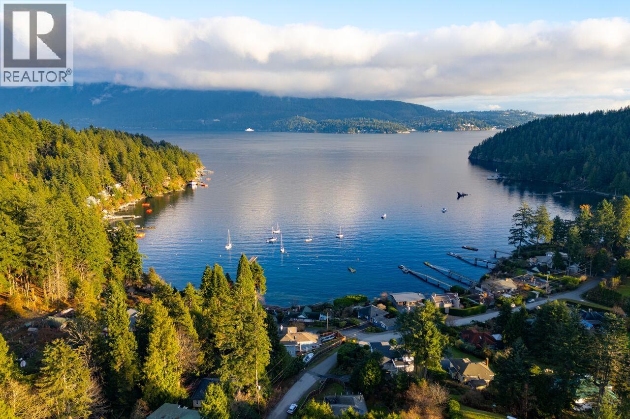 433 Senator Place, Bowen Island, British Columbia  V0N 1G1 - Photo 5 - R3137278