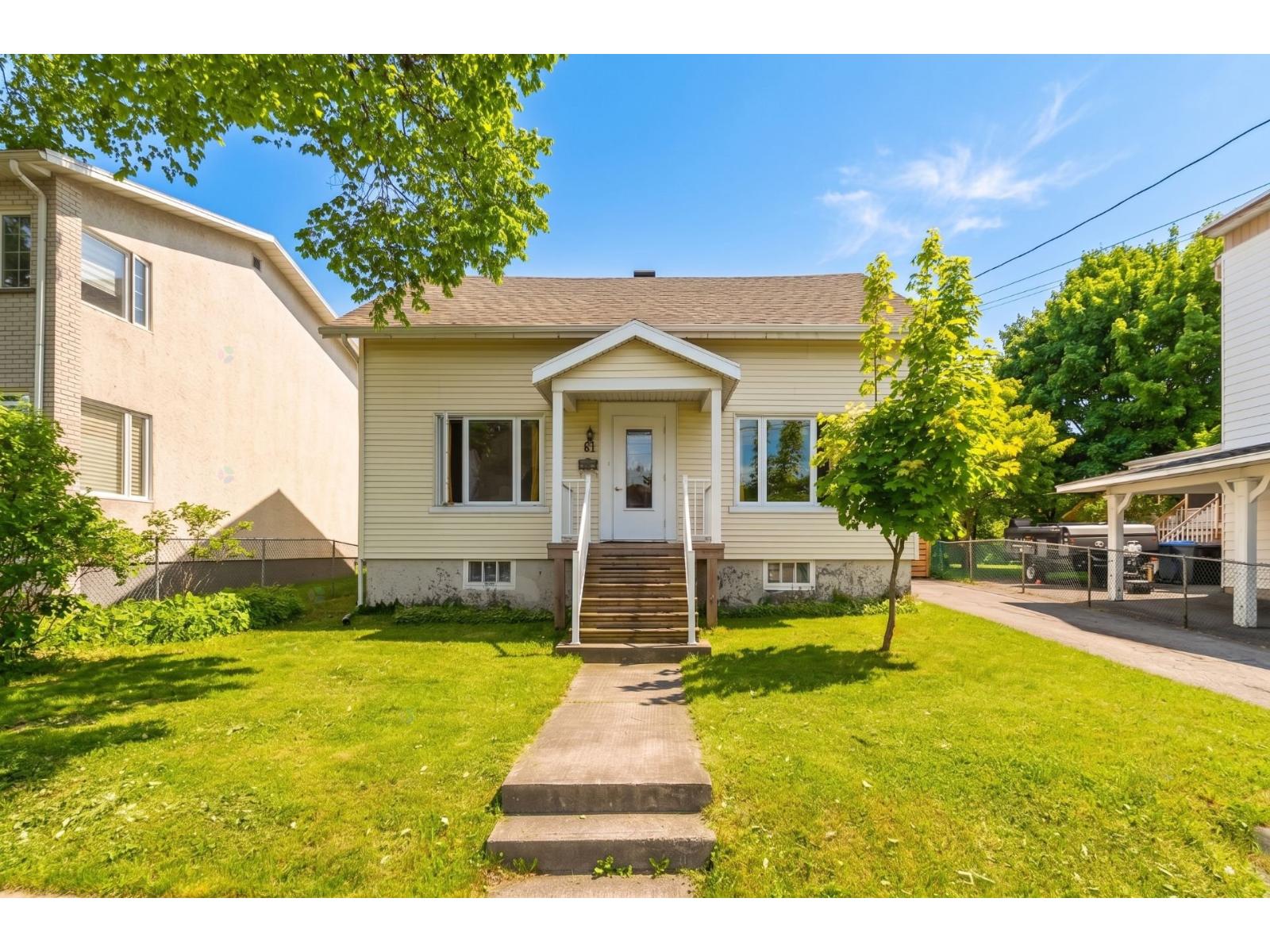 61 Rue Barras Lévis (Desjardins) Quebec Canada G6V2M6 2