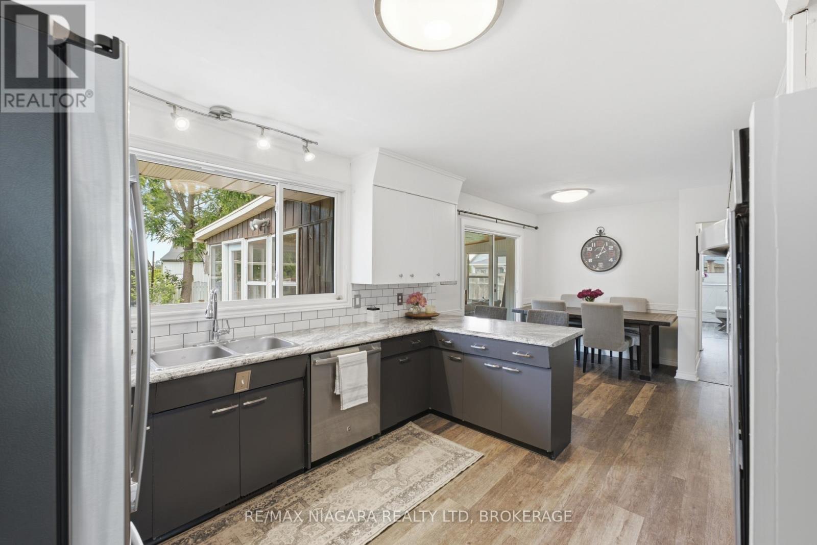 1042 Lakeshore Road W, St. Catharines, Ontario  L2R 6P9 - Photo 10 - X13744688