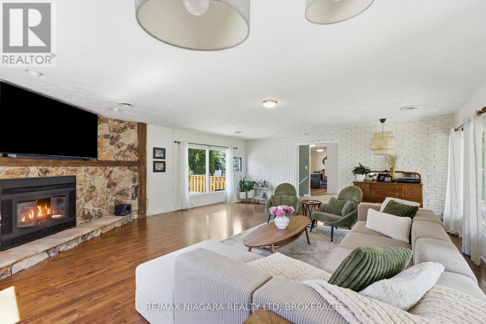 1042 Lakeshore Road W, St. Catharines, Ontario  L2R 6P9 - Photo 11 - X13744688