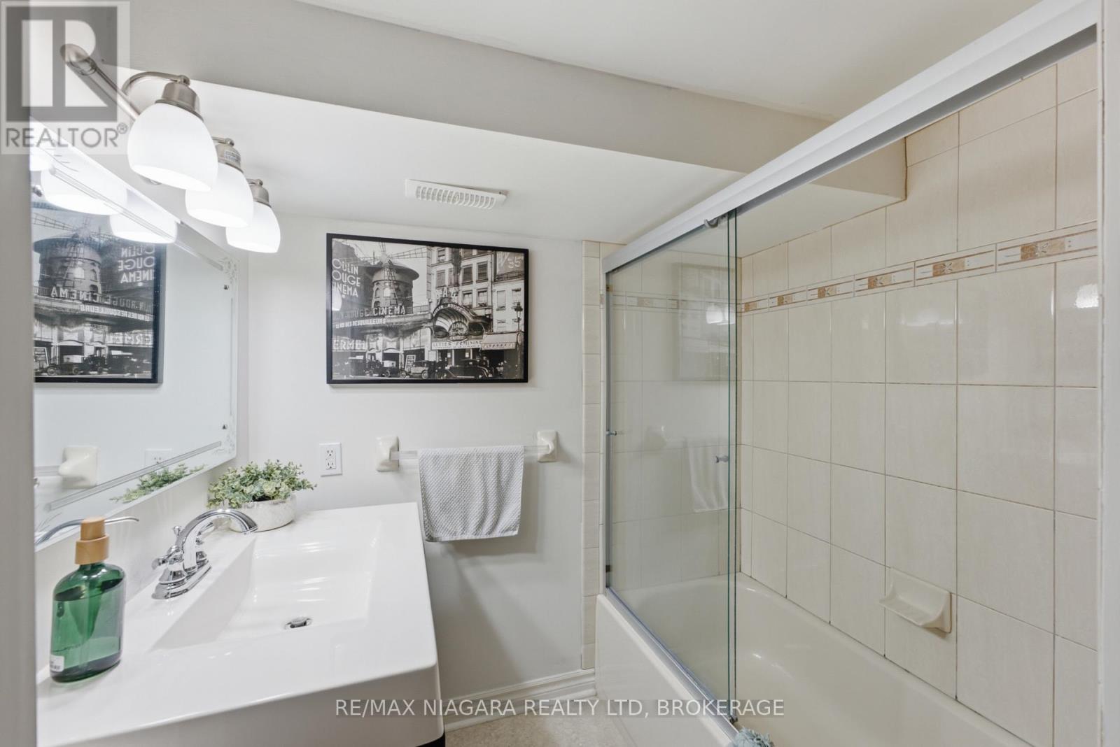 1042 Lakeshore Road W, St. Catharines, Ontario  L2R 6P9 - Photo 26 - X13744688