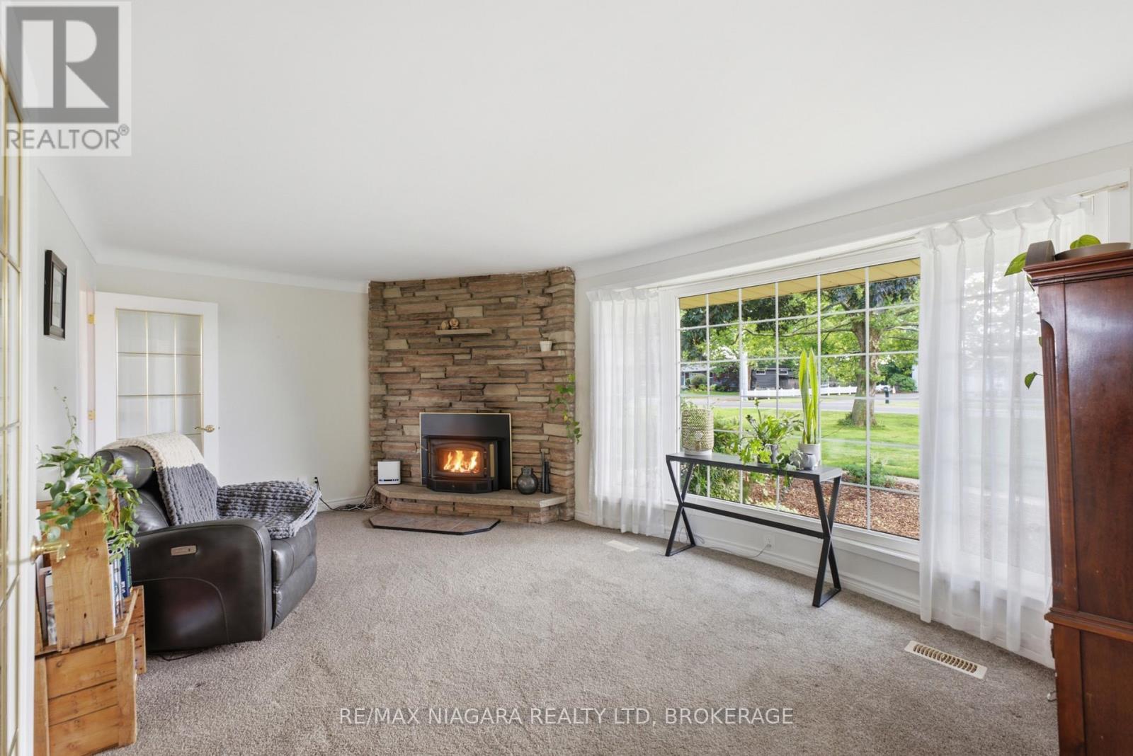 1042 Lakeshore Road W, St. Catharines, Ontario  L2R 6P9 - Photo 5 - X13744688