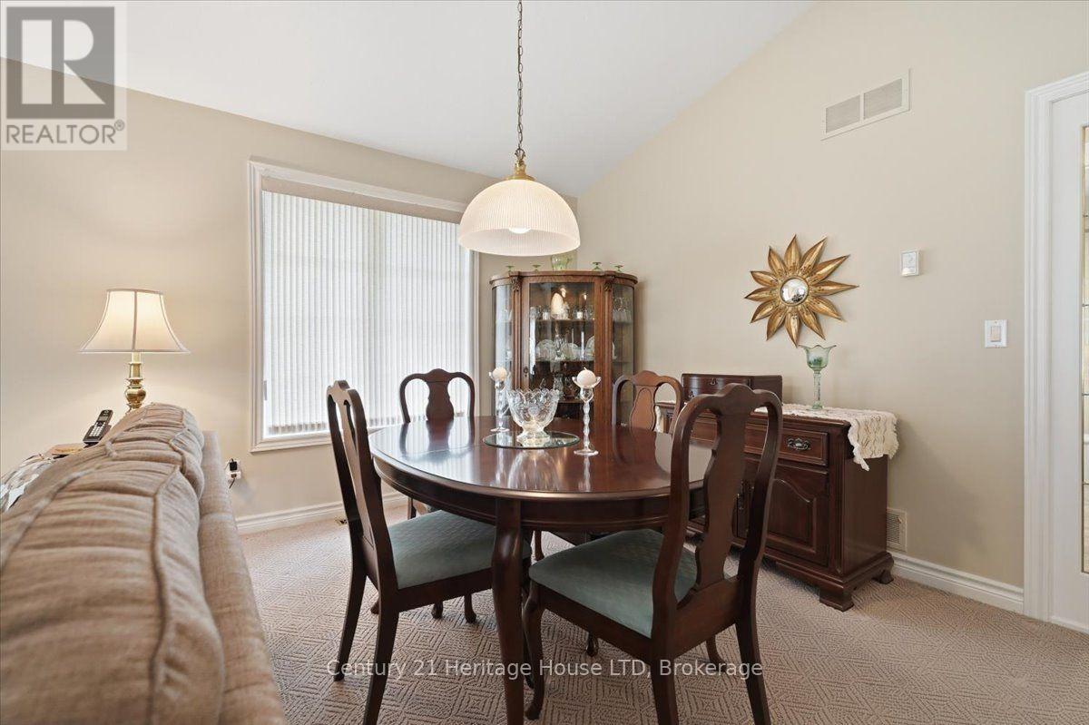 17 Oakridge Boulevard, Pelham, Ontario  L0S 1E5 - Photo 10 - X13744724