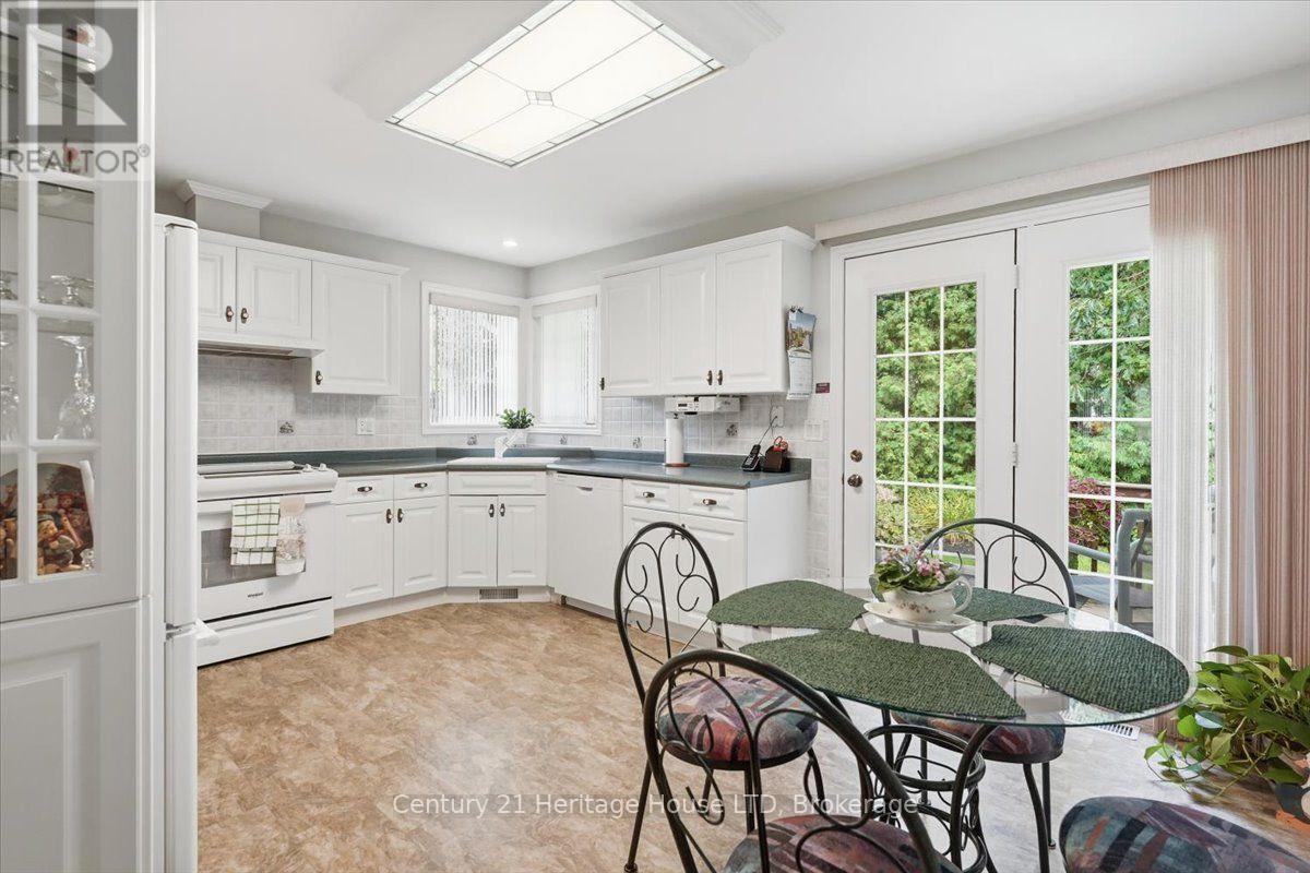 17 Oakridge Boulevard, Pelham, Ontario  L0S 1E5 - Photo 12 - X13744724