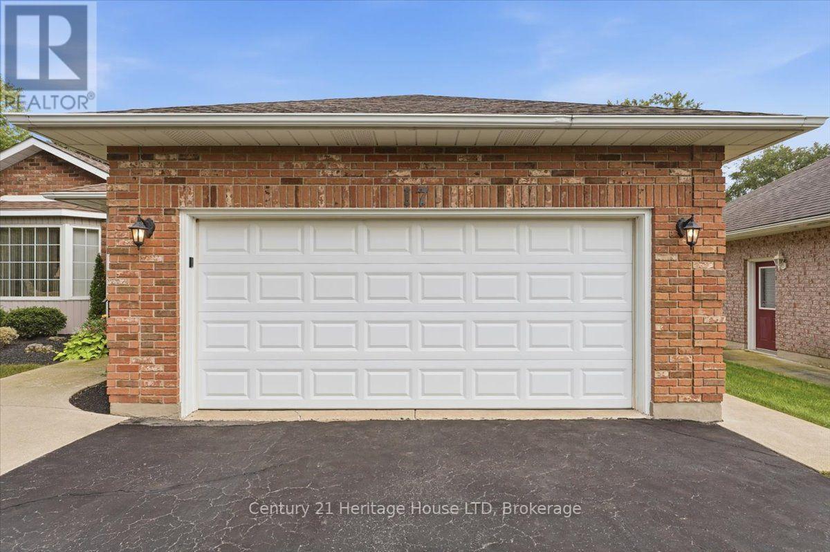 17 Oakridge Boulevard, Pelham, Ontario  L0S 1E5 - Photo 4 - X13744724