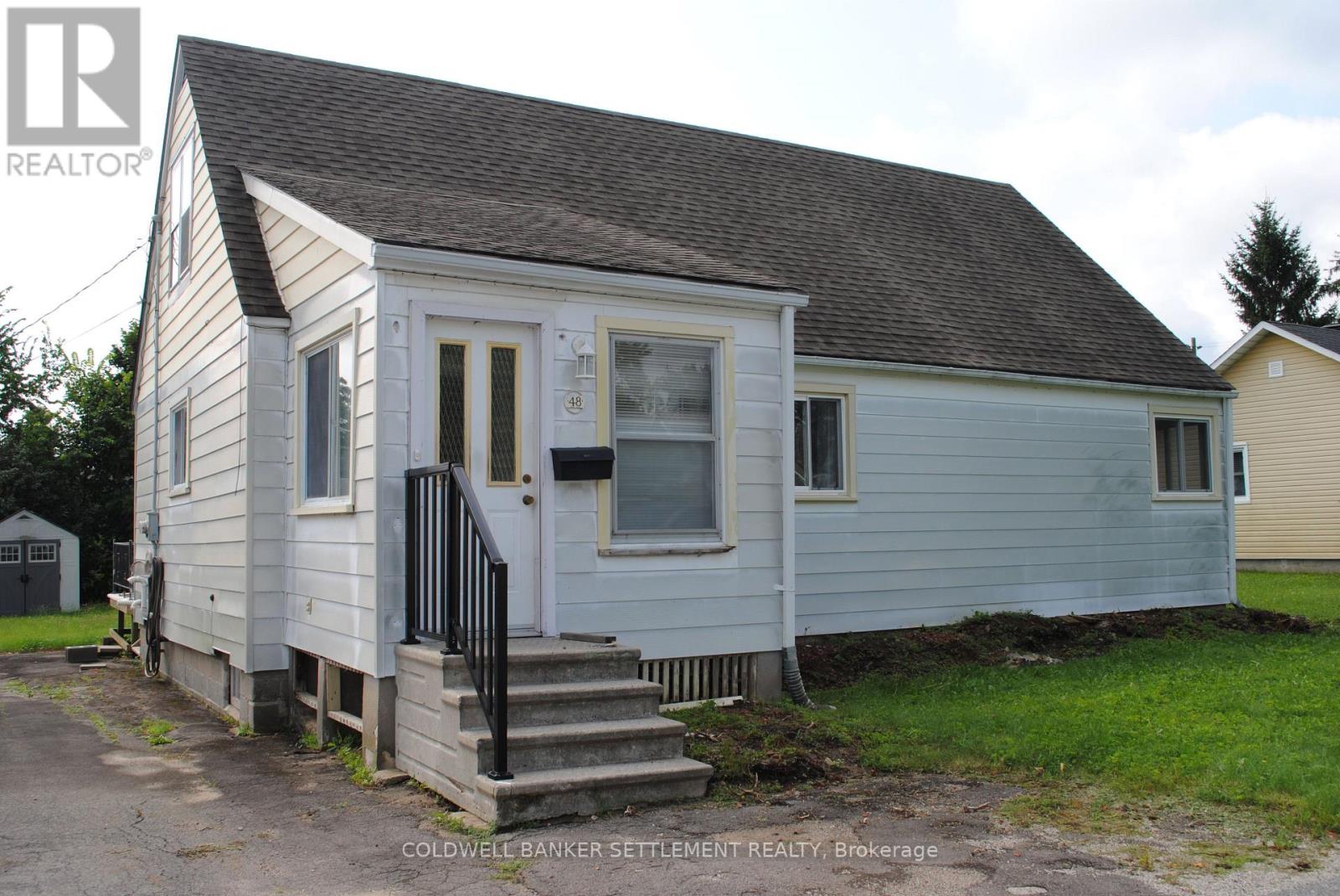 48 PINE STREET, smiths falls, Ontario