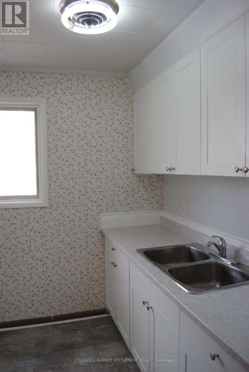 48 Pine Street, Smiths Falls, Ontario  K7A 3T6 - Photo 12 - X13744812
