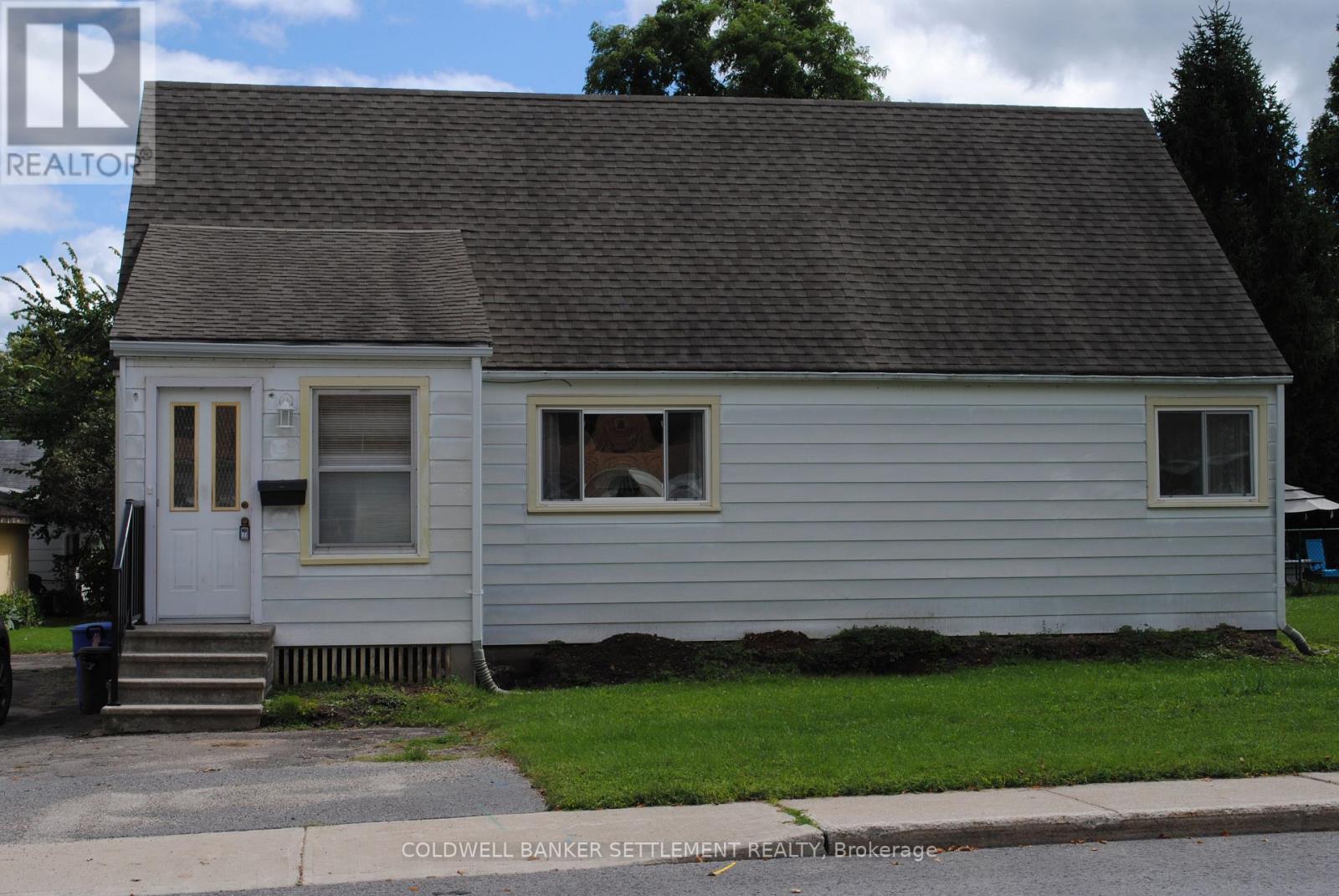 48 Pine Street, Smiths Falls, Ontario  K7A 3T6 - Photo 3 - X13744812