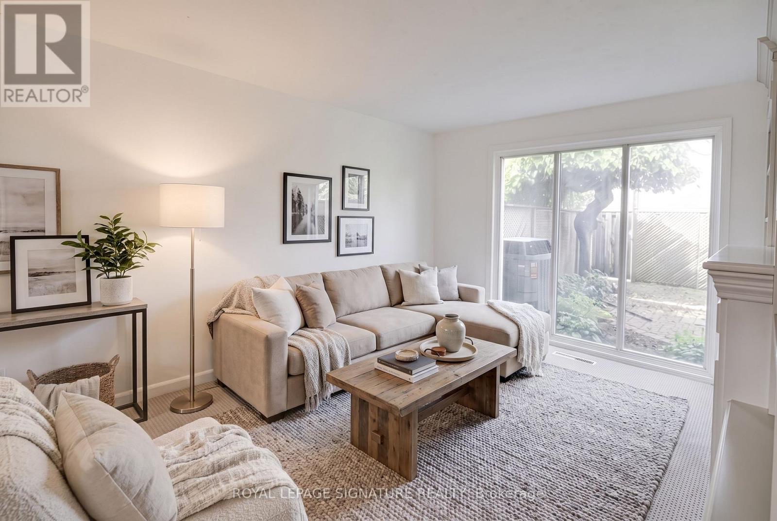16 Burdock Lane, Toronto, Ontario M3C 2G5 - Photo 11 - C13743190