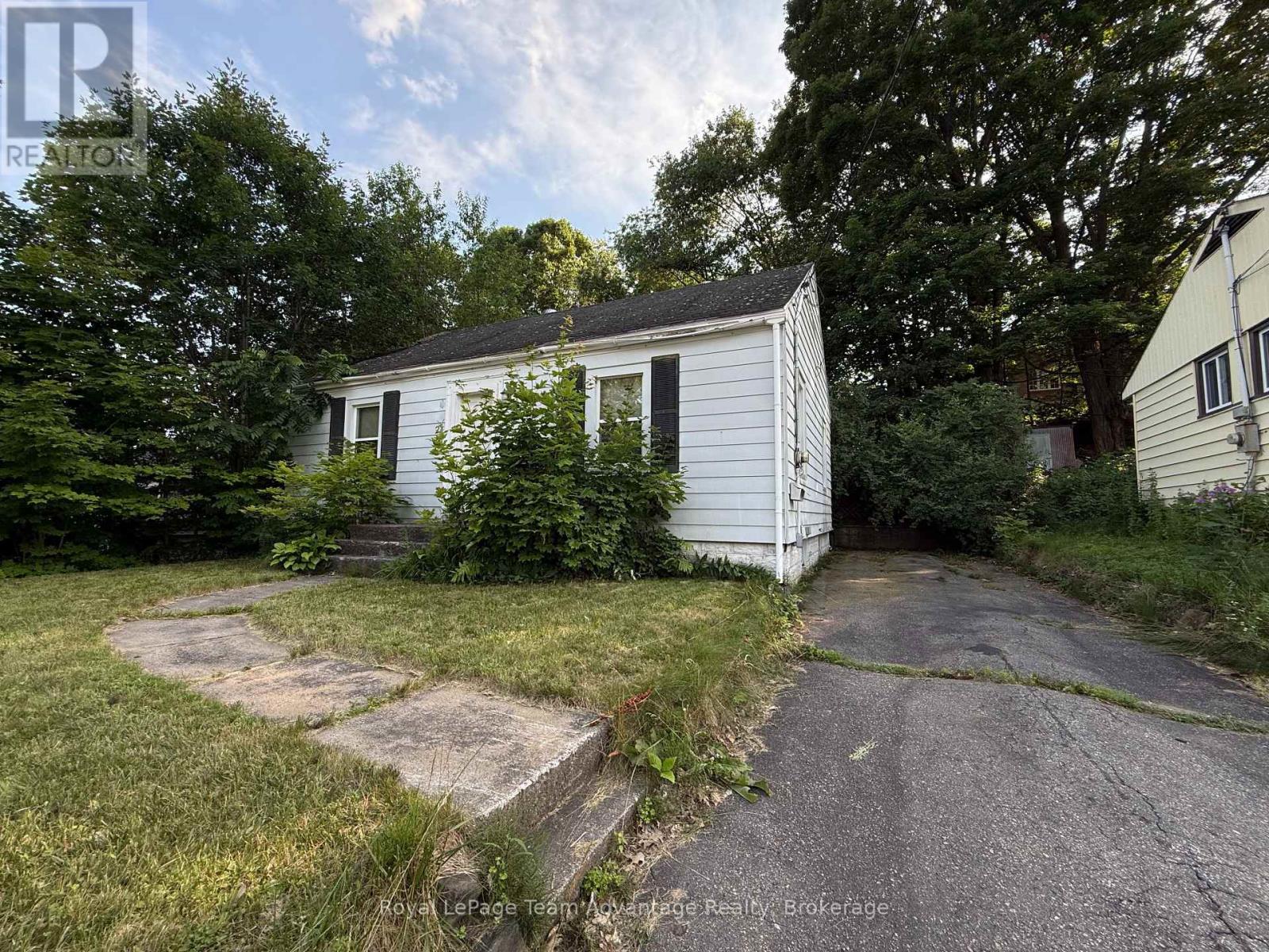 24 Hillcrest Avenue, Parry Sound, Ontario  P2A 1L4 - Photo 5 - X13744764