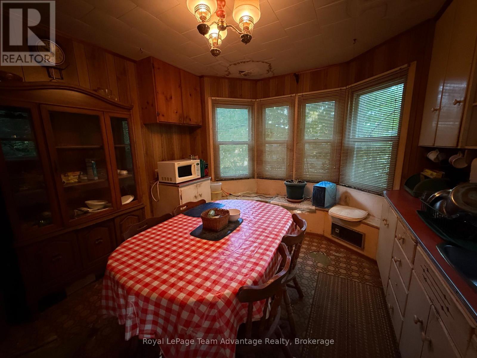 24 Hillcrest Avenue, Parry Sound, Ontario  P2A 1L4 - Photo 8 - X13744764